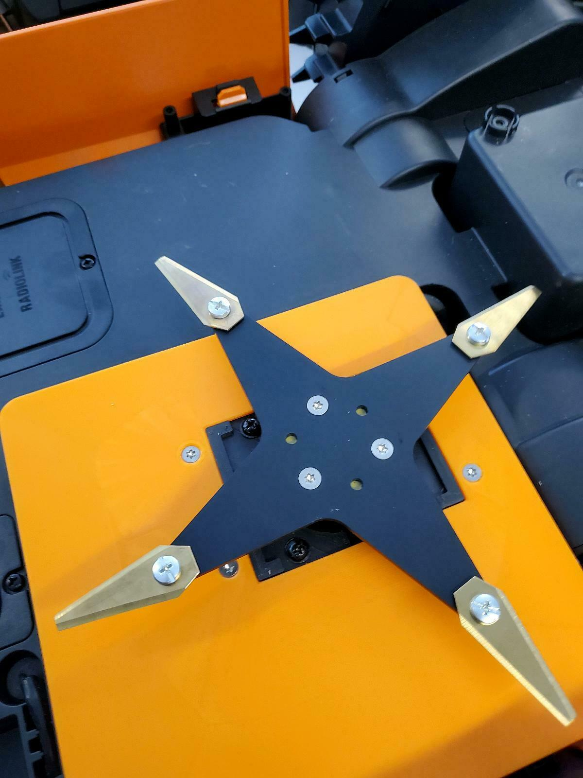 Worx L (SCHWIMMENDES DECK) kompatibles 230 mm Messer Upgrade / Max Performance Kit – MIBROBO 4Cut Blackline