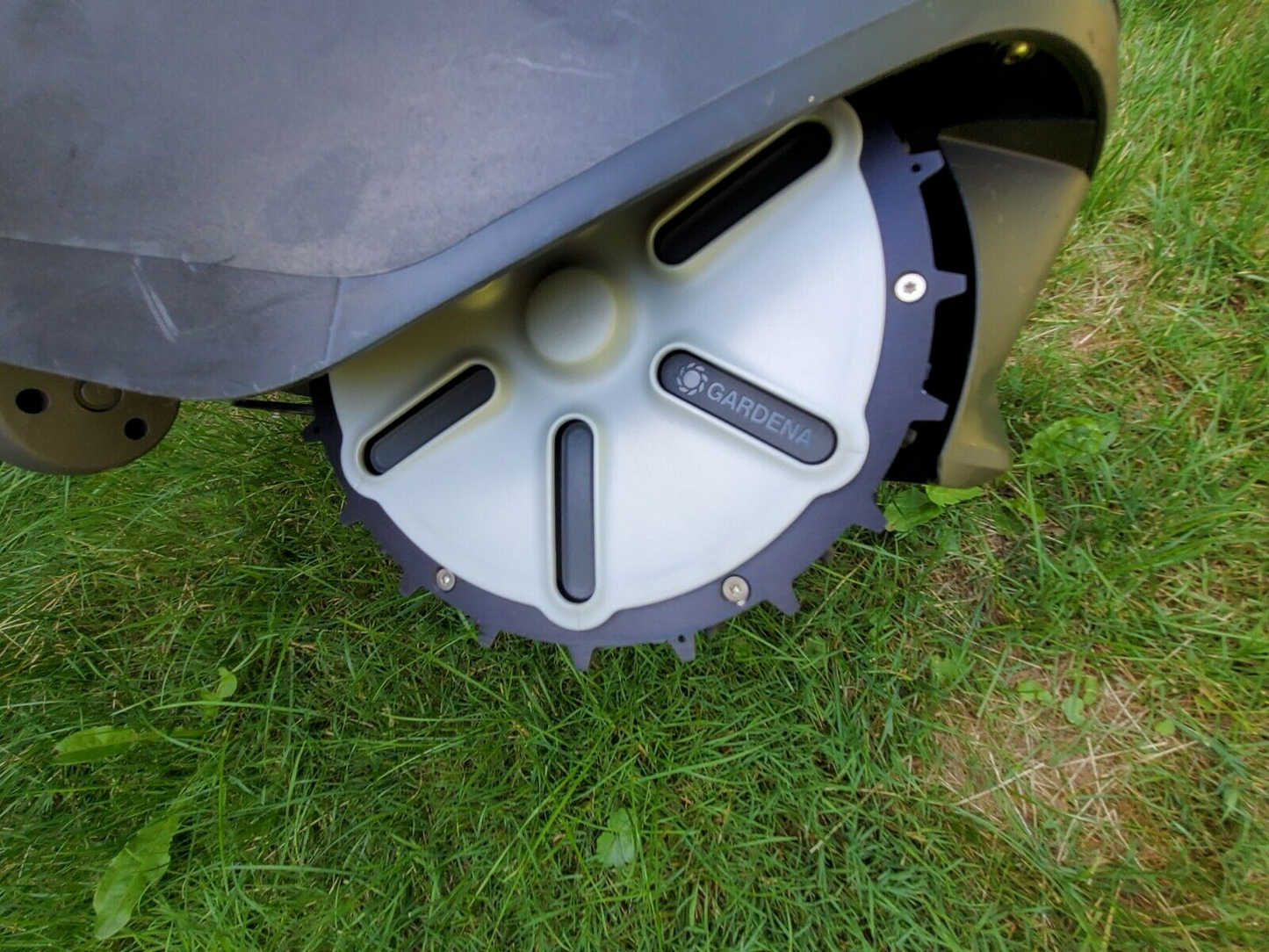 Gardena Automower life /  Sileno City Modelle - 199 MIBROBO Blackline Spikes